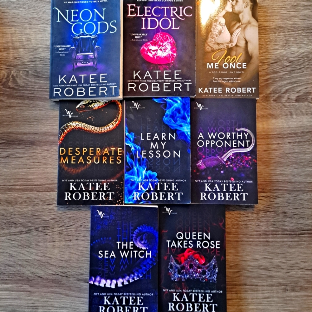 8 Katee Robert Books